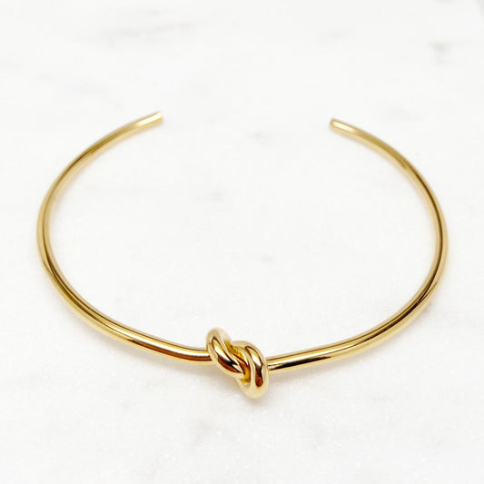 Eternal Knot Bracelet – Symbol of Endless Bond