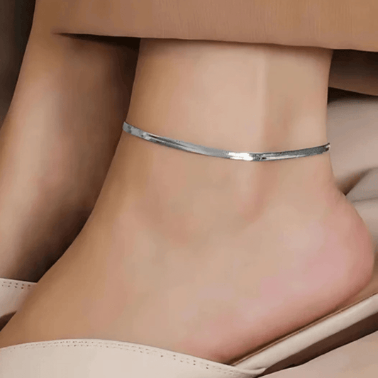 Minimal Snake Anklet – Effortless Elegance for Everyday Wear