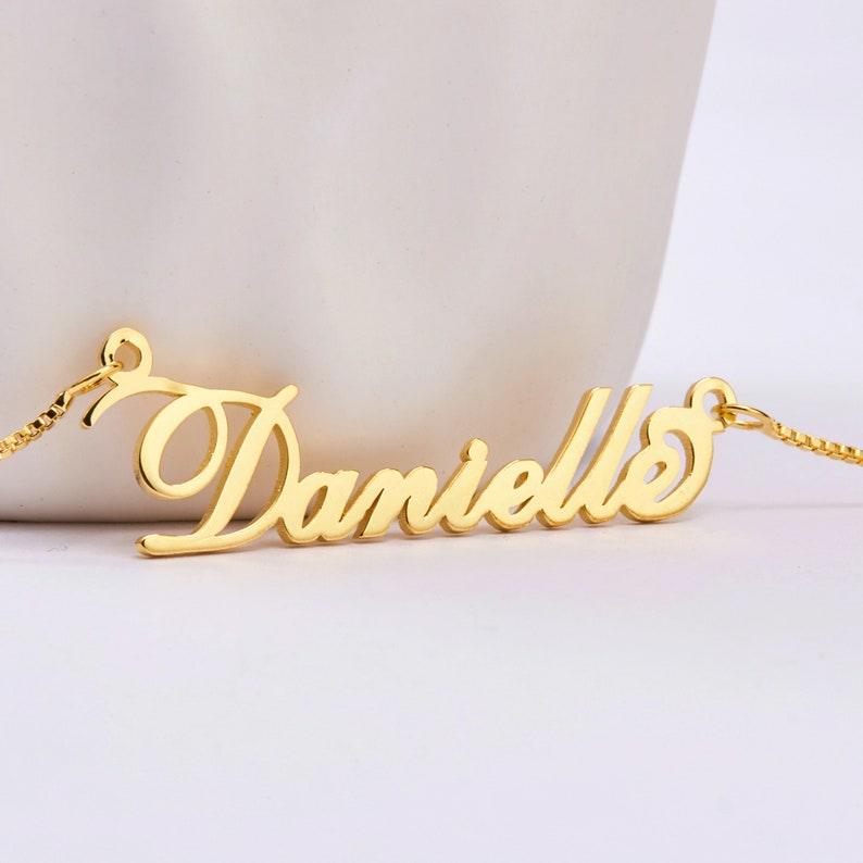 Carrie Personalised Name Necklace - Glitofy