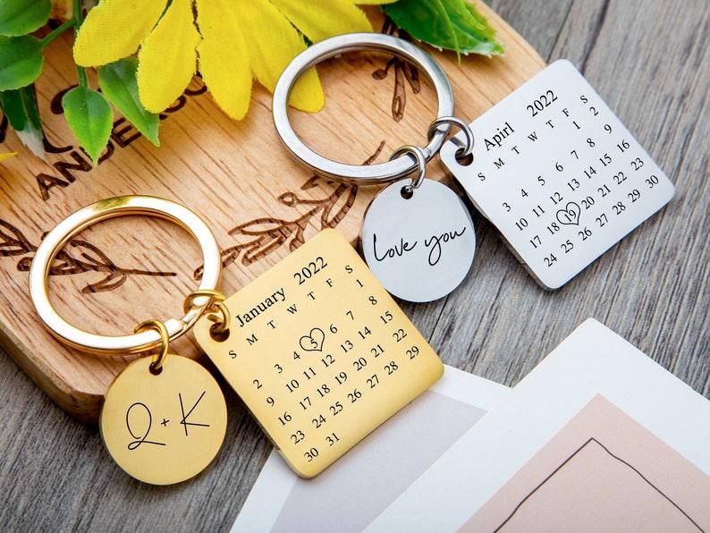 Personalised Calendar Keychain - Glitofy